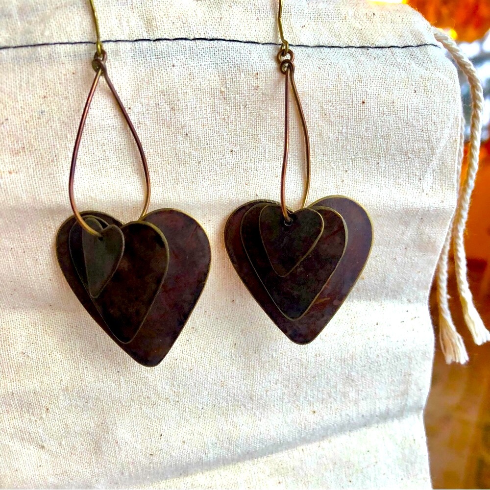 ❤️Triple heart metal work earrings.